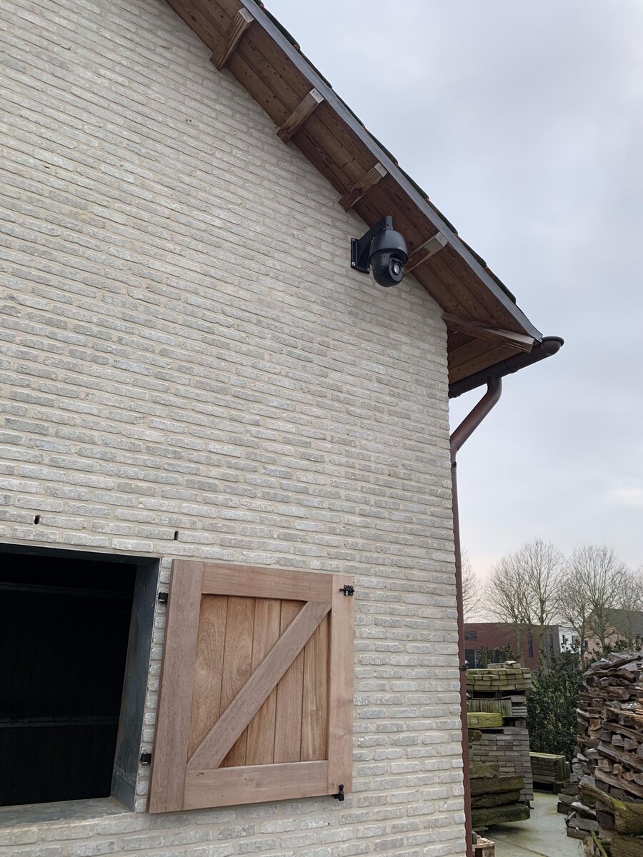 Kan camerabewaking gecombineerd worden met een alarmsysteem?