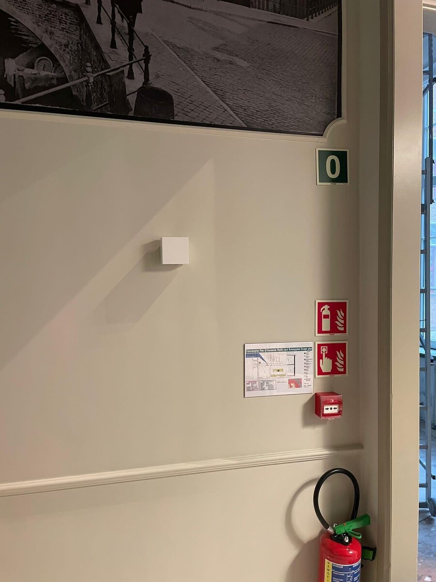 Moet een branddetectiesysteem voldoen aan bepaalde normen?